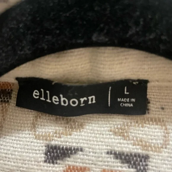 Aztec Shacket - Picture 2 of 2